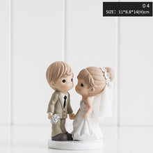 Load image into Gallery viewer, Wedding Decoration Couple Figure